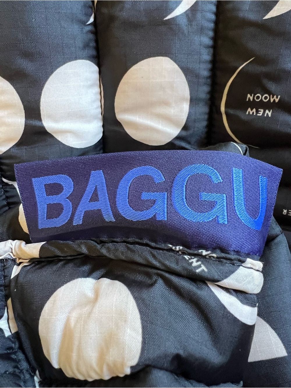 BAGGU Puffy Moon Phases Black Quilted Laptop Sleeve Celestial Waning Crescent - Picture 6 of 9